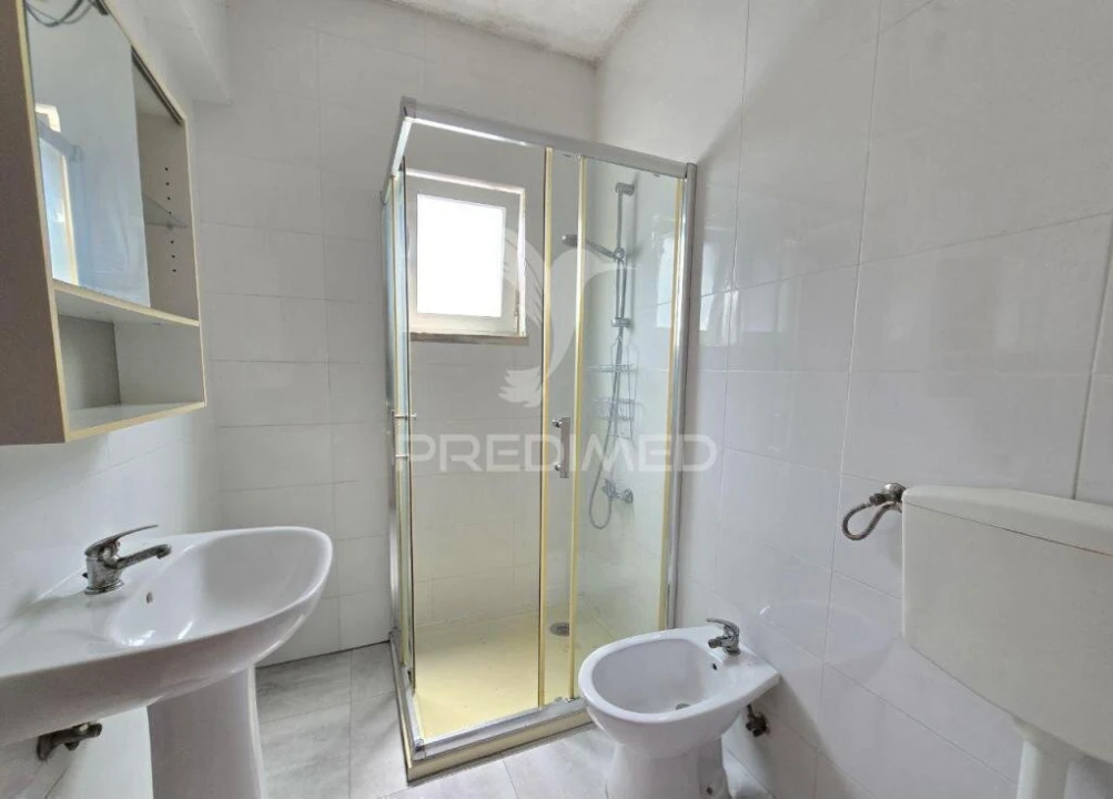 Apartamento T2 para Venda em Águas Livres Foto 10