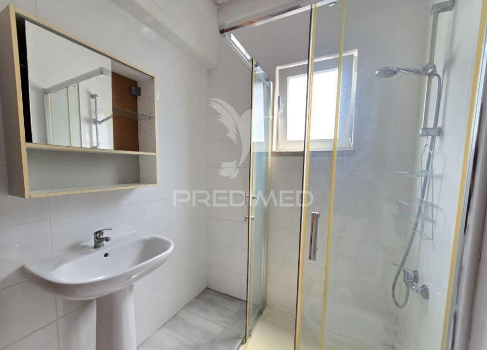 Apartamento T2 para Venda em Águas Livres Foto 11