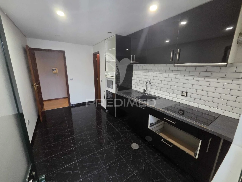 Apartamento T2 para Venda em Oliveira do Douro Foto 6