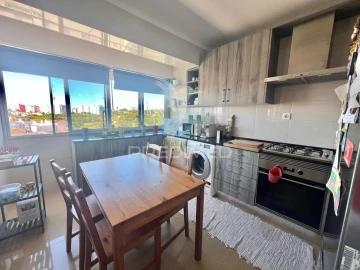 Apartamento T2 para Venda em Baixa da Banheira e Vale da Amoreira