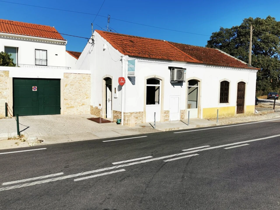 Loja para Venda em Carregueiros Foto 1