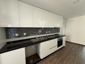 Apartamento T1 para Venda em Alcanena e Vila Moreira