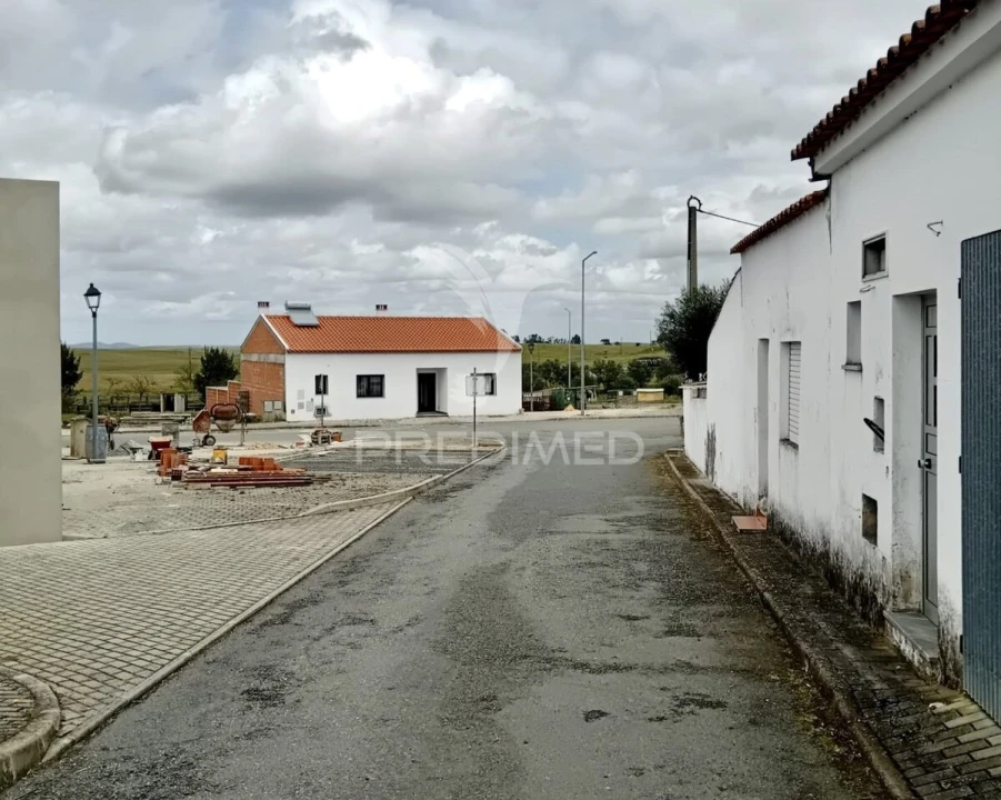 Moradia T2 para Venda em Santa Barbara de Padrões Foto 2