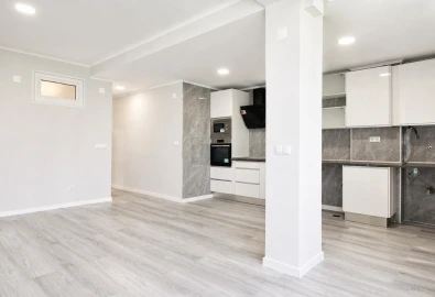 Apartamento T2 para Venda em Oeiras e São Julião da Barra, Paço de Arcos e Caxias