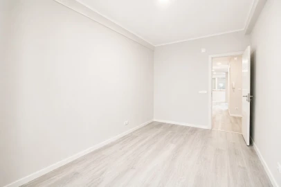 Apartamento T2 para Venda em Oeiras e São Julião da Barra, Paço de Arcos e Caxias