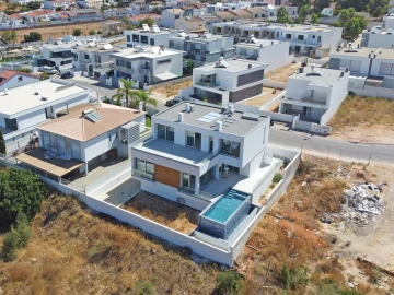 Moradia T3 para Venda em Estômbar e Parchal