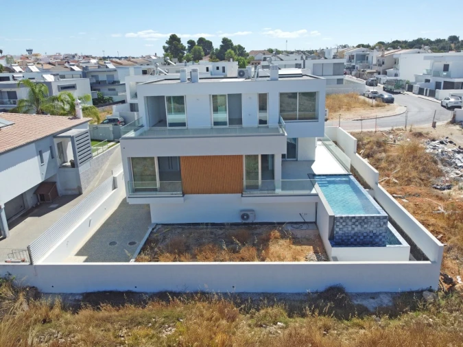 Moradia T3 para Venda em Estômbar e Parchal Foto 43