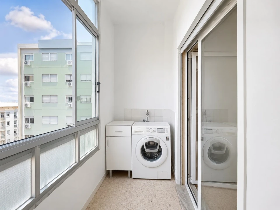 Apartamento T2 para Venda em Águas Livres Foto 2