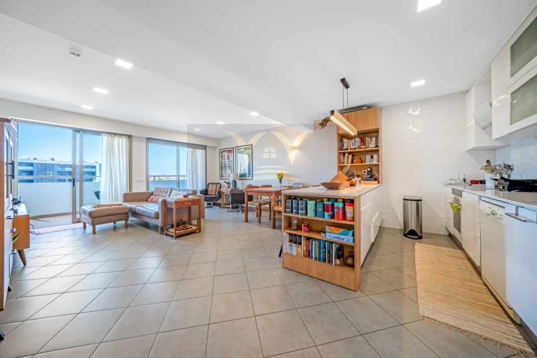 Apartamento T2 para Venda em Portimão Foto 6