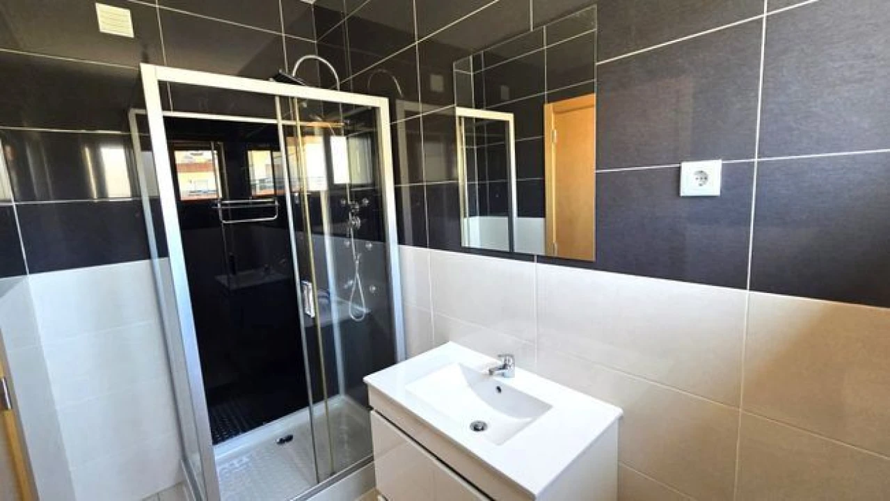 Apartamento T3 para Arrendamento em Vila Nova da Barquinha Foto 10