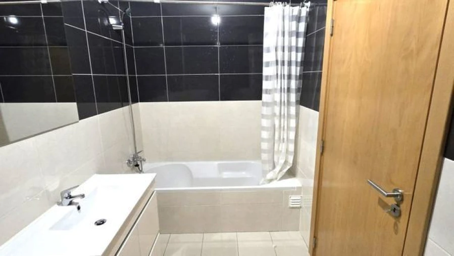 Apartamento T3 para Arrendamento em Vila Nova da Barquinha Foto 7