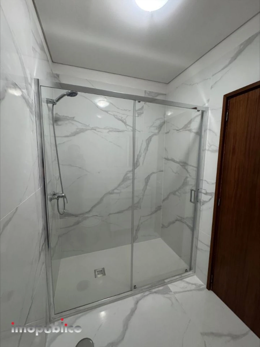 Apartamento T1 para Arrendamento em São Vitor (Braga) Foto 9
