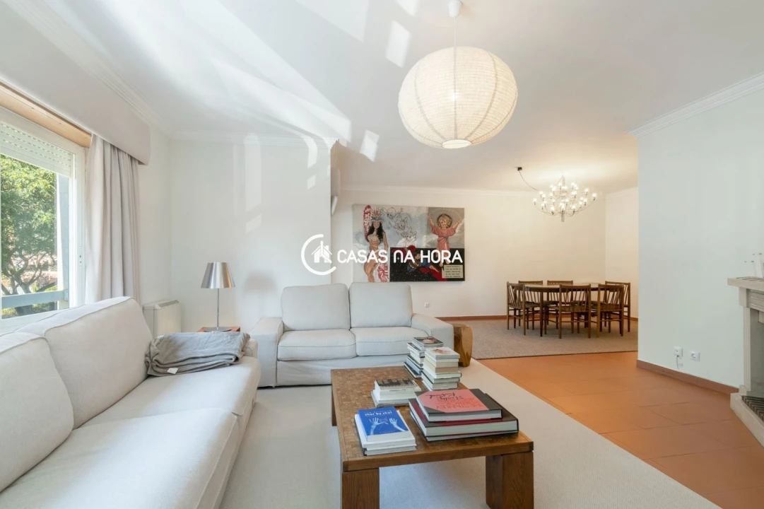 Apartamento T3 para Venda em Alcabideche Foto 2