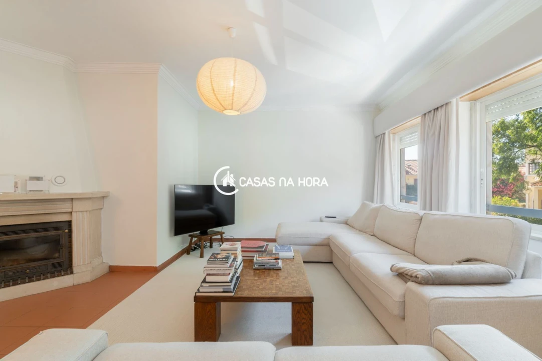 Apartamento T3 para Venda em Alcabideche Foto 1