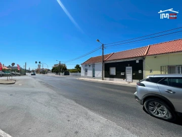 Loja para Venda em Sarilhos Grandes