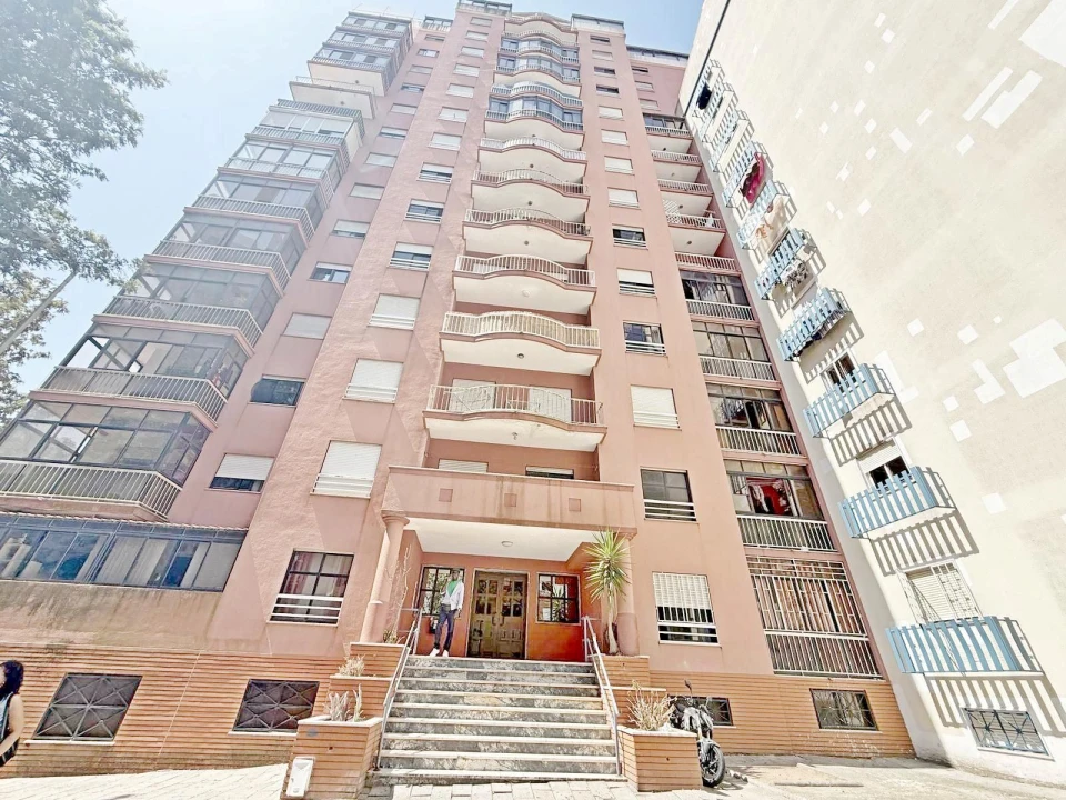 Apartamento T3 para Venda em Algueirão-Mem Martins Foto 8