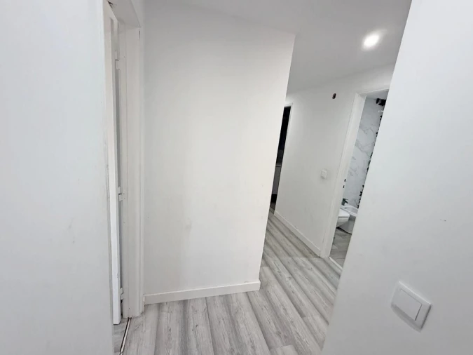 Apartamento T3 para Venda em Algueirão-Mem Martins Foto 2