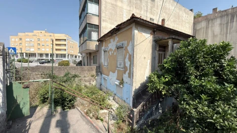 Terreno para Venda em São Mamede de Infesta e Senhora da Hora
