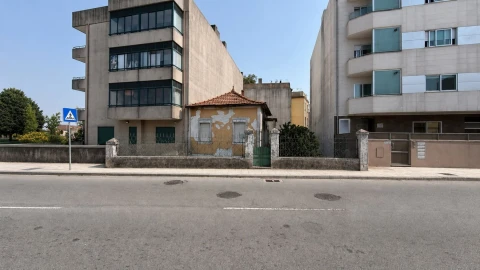 Terreno para Venda em São Mamede de Infesta e Senhora da Hora