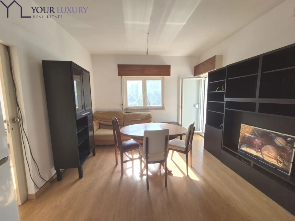 Apartamento T1 para Venda em Águas Livres Foto 1