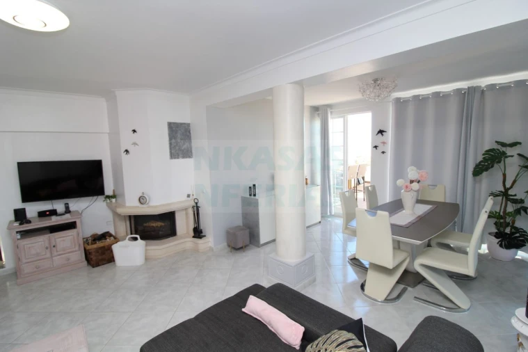 Apartamento T2 para Venda em Portimão Foto 17