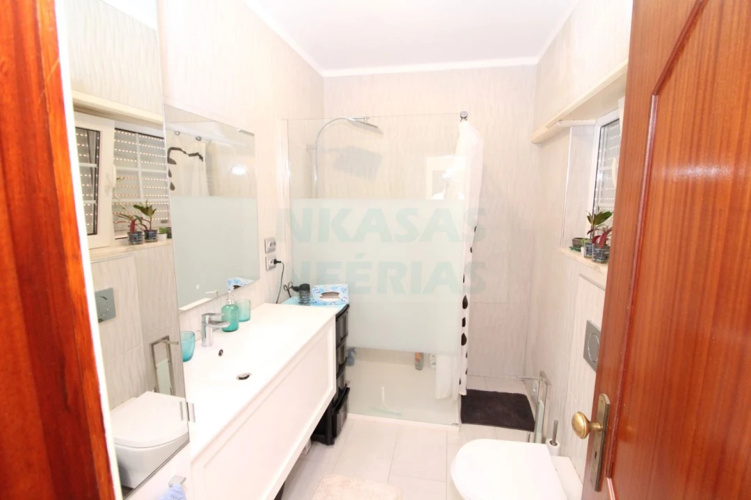Apartamento T2 para Venda em Portimão Foto 22