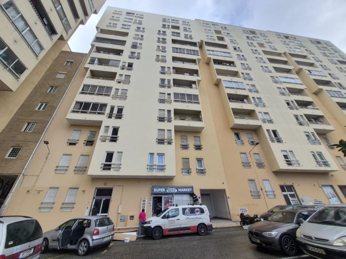 Apartamento T3 para Venda em Carregado e Cadafais Foto 2