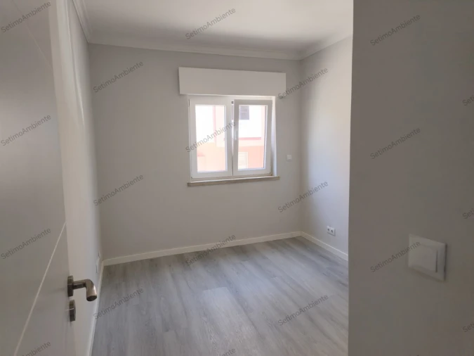 Apartamento T2 para Venda em Corroios Foto 11