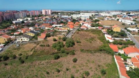 Terreno para Venda em Cacém e São Marcos