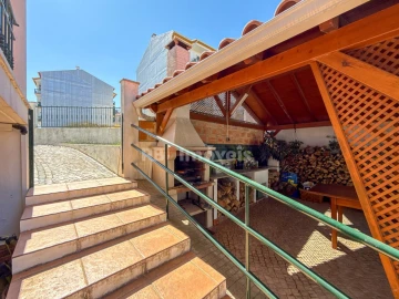 Moradia T4 para Venda em Nossa Sra de Fatima
