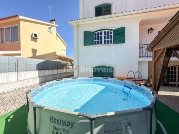 Moradia T4 para Venda em Nossa Sra de Fatima