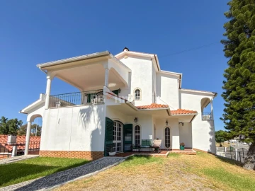 Moradia T4 para Venda em Nossa Sra de Fatima