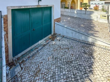 Moradia T4 para Venda em Nossa Sra de Fatima