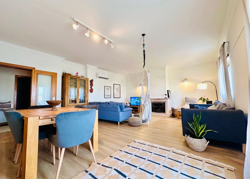 Apartamento T4 para Venda em São Domingos de Rana Foto 1