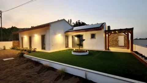 Moradia T3 para Venda em A dos Negros