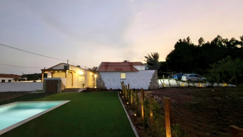 Moradia T3 para Venda em A dos Negros