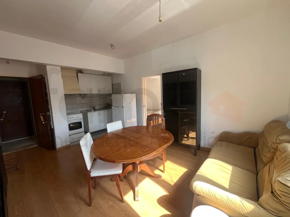 Apartamento T1 para Venda em Águas Livres Foto 2