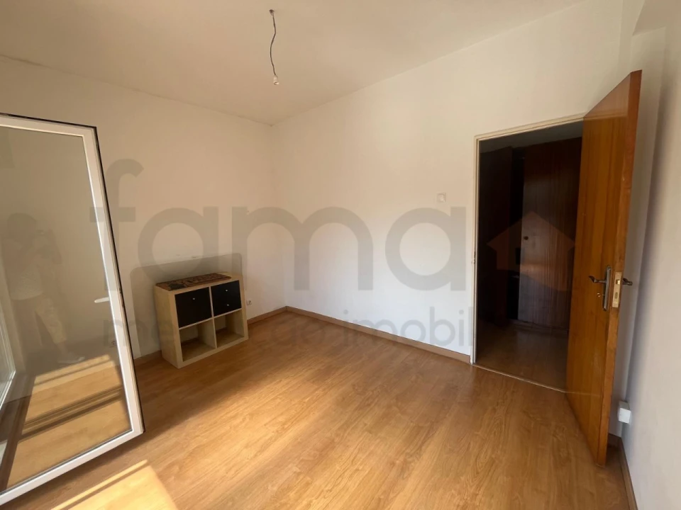 Apartamento T1 para Venda em Águas Livres Foto 4