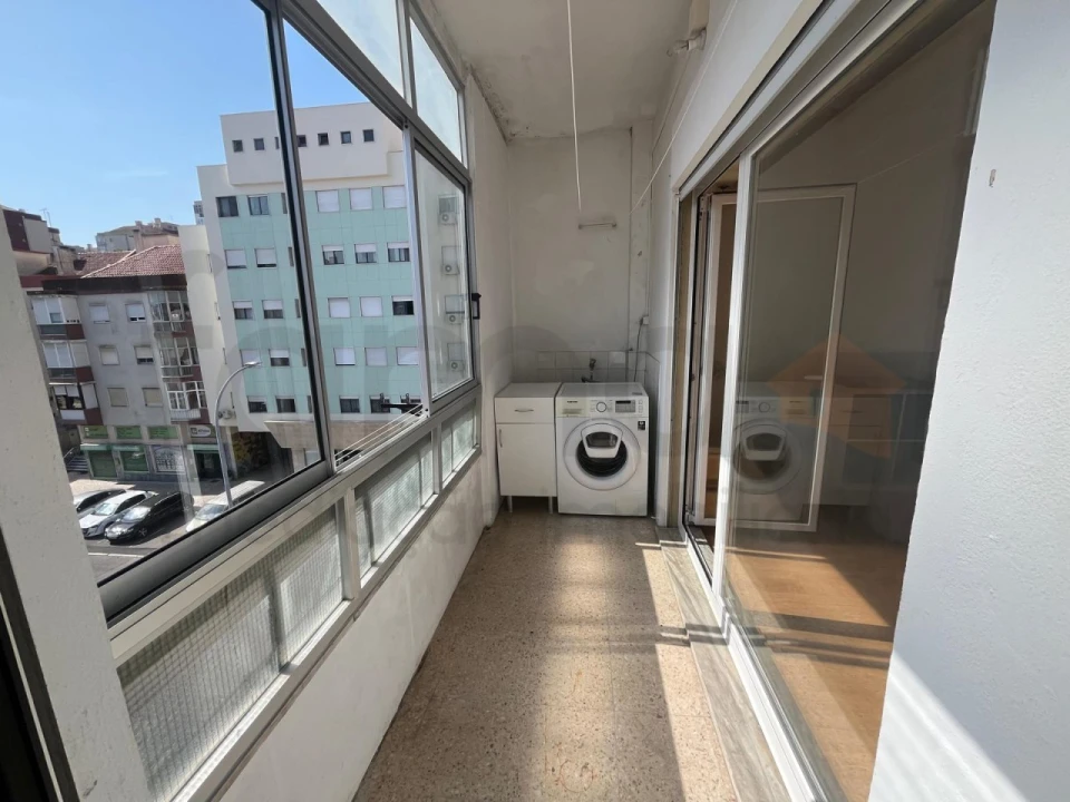 Apartamento T1 para Venda em Águas Livres Foto 9