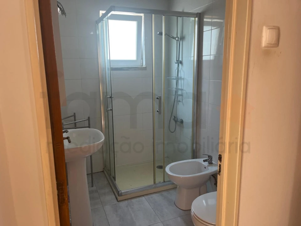 Apartamento T1 para Venda em Águas Livres Foto 10