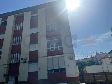 Apartamento T1 para Venda em Águas Livres