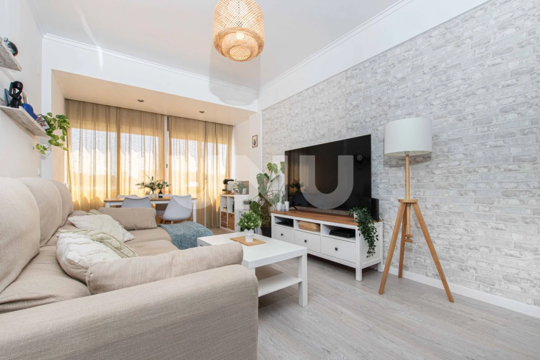 Apartamento T2 para Venda em Vialonga Foto 1