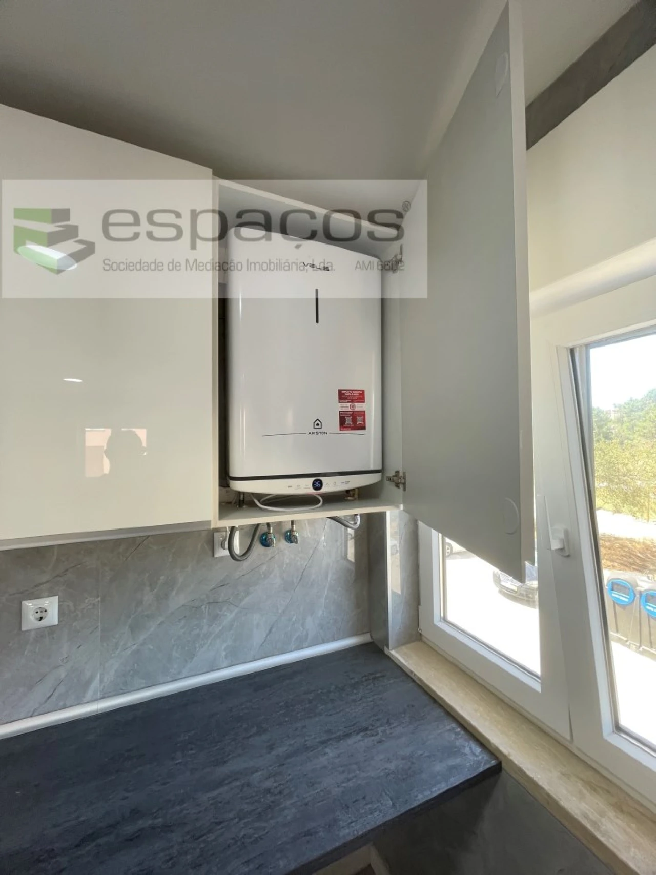 Apartamento T2 para Venda em Corroios Foto 9