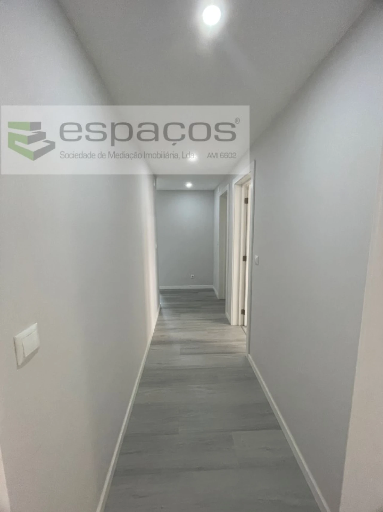Apartamento T2 para Venda em Corroios Foto 14