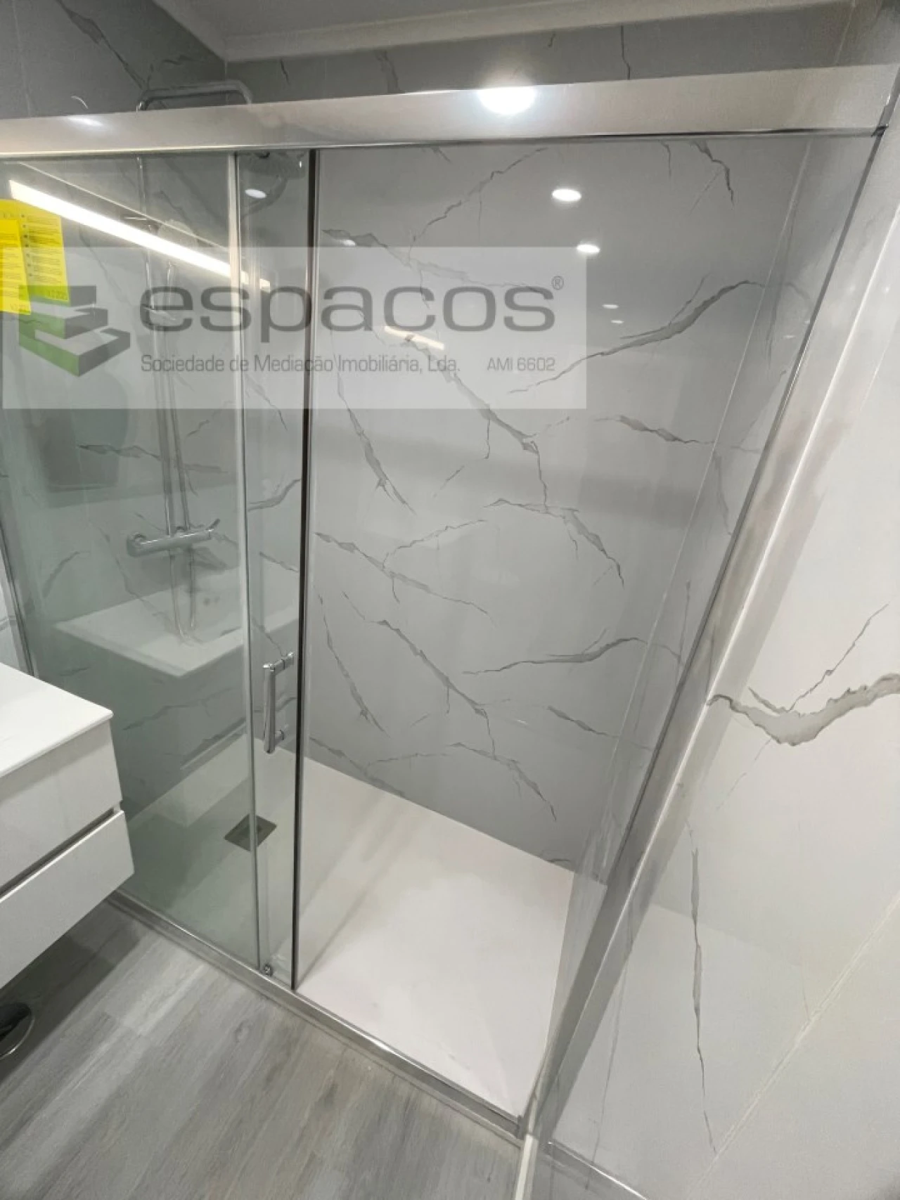 Apartamento T2 para Venda em Corroios Foto 20