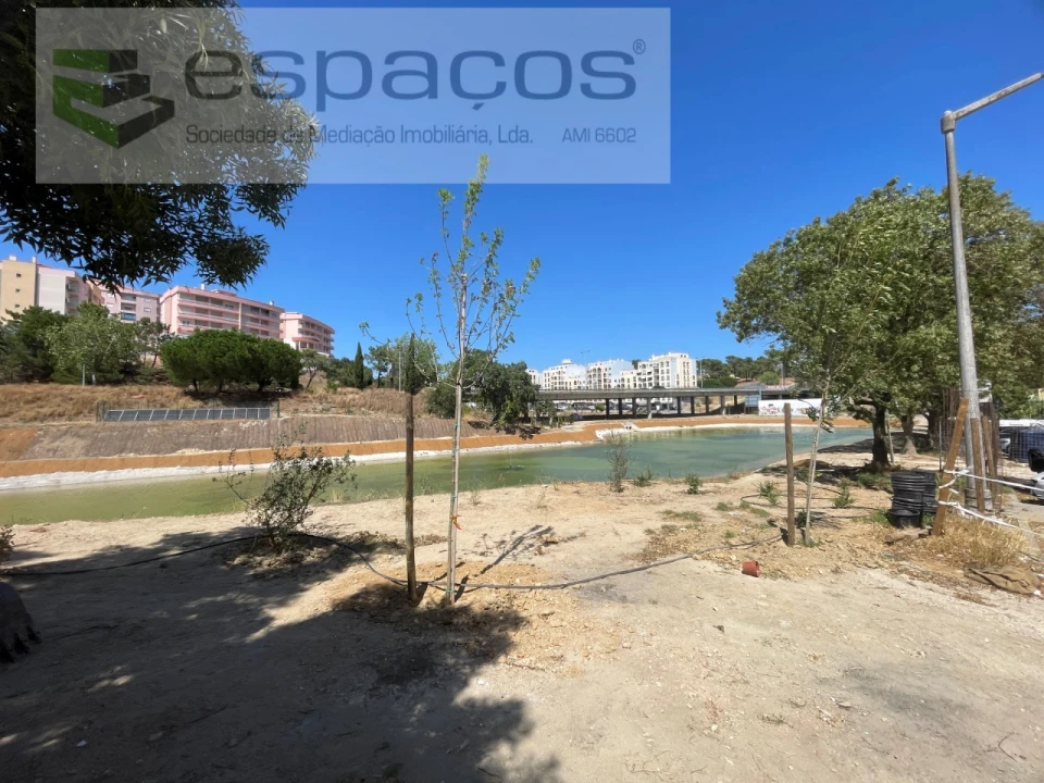 Apartamento T2 para Venda em Corroios Foto 25