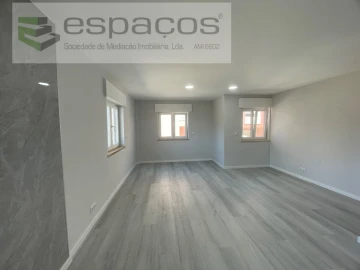 Apartamento T2 para Venda em Corroios