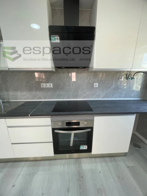 Apartamento T2 para Venda em Corroios