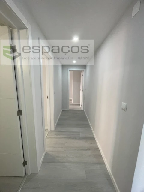 Apartamento T2 para Venda em Corroios