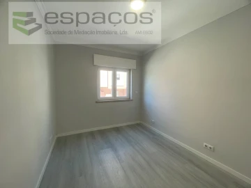 Apartamento T2 para Venda em Corroios